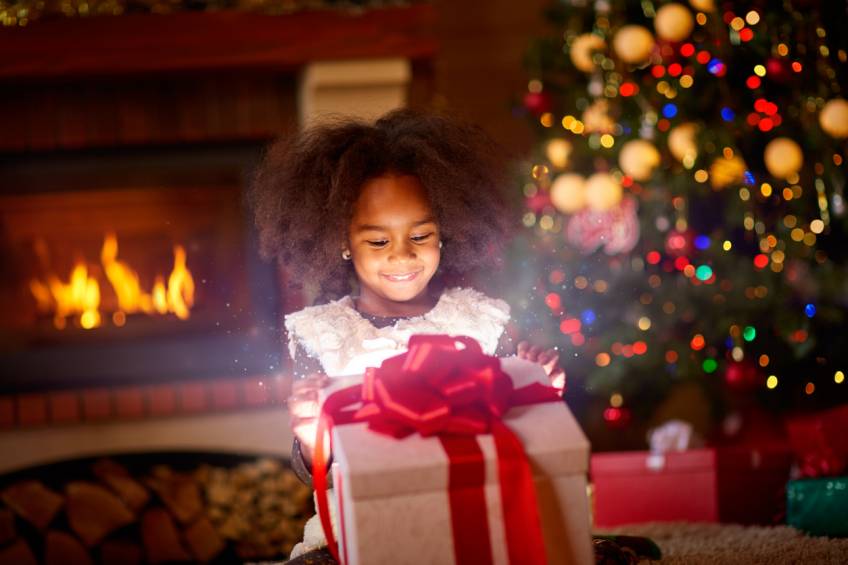 Les parents devraient offrir maximum 4 cadeaux aux enfants - Radio