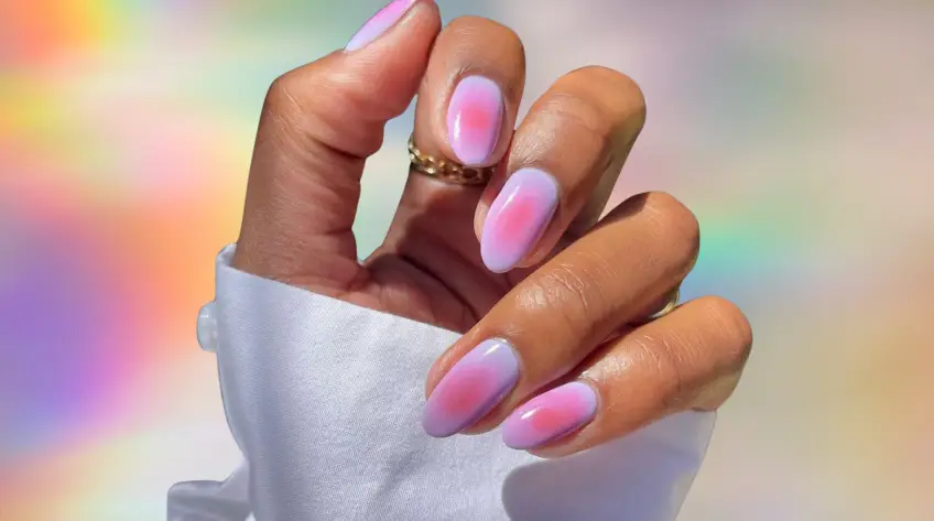 La Blurry Airbrush Nail se présente comme la manucure idéale pour la saison estivale