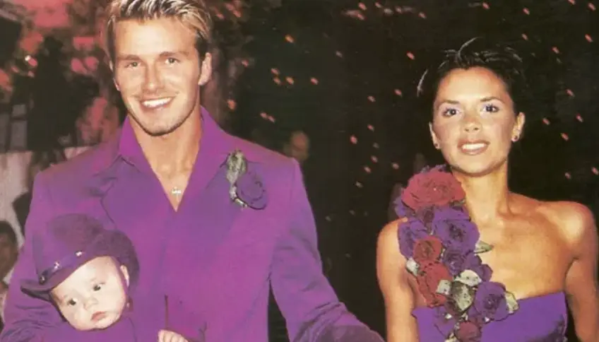 25 ans plus tard, Victoria et David Beckham renfilent leurs iconiques tenues de mariage violettes
