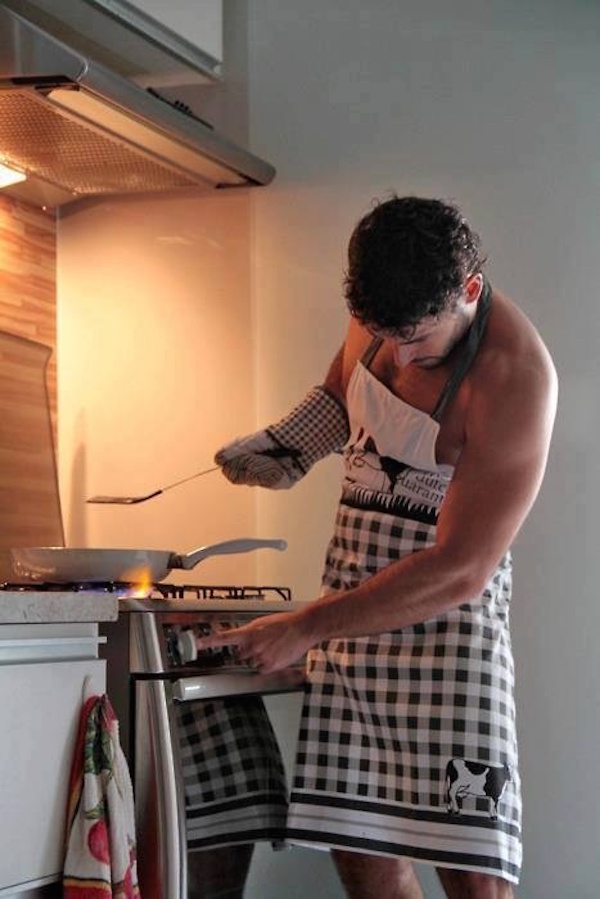 Hotdudes : 15 mecs super sexy qui font la cuisine